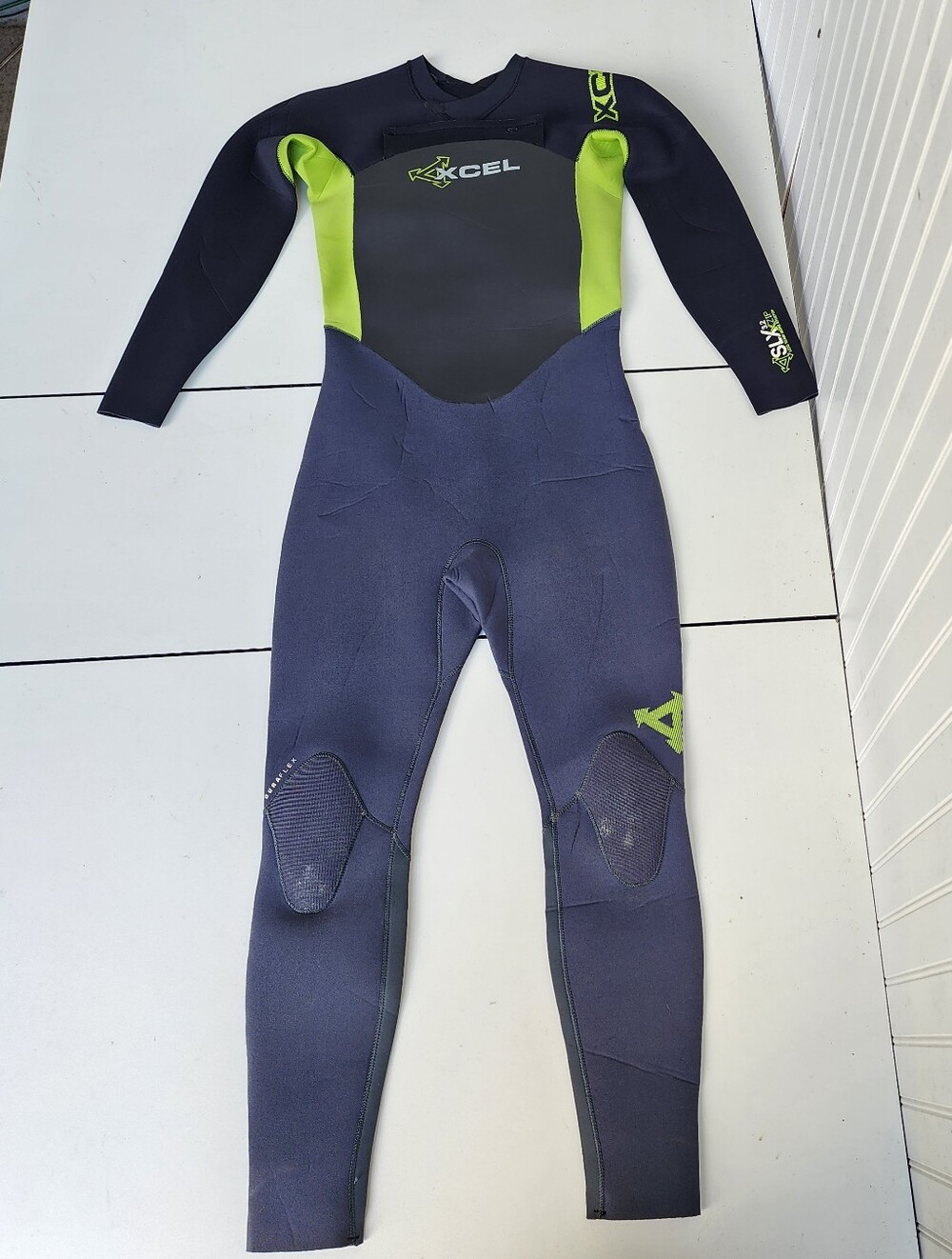 XCEL Revolt full Wetsuit SCUBA Gray Lime Green Youth size 14